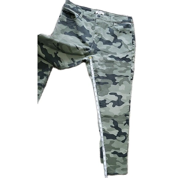 Nili Lotan for Target Women Green Camouflage Casual Pants 12 - Picture 11 of 15